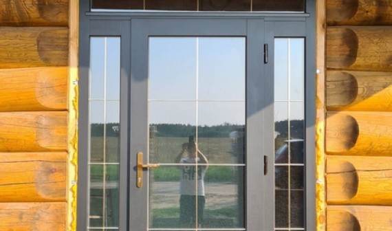 Деревянные окна в срубе