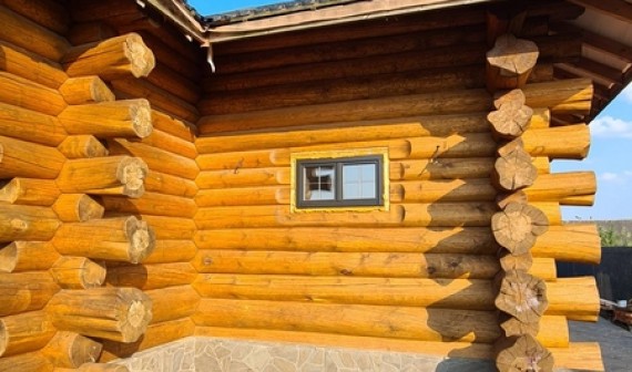 Деревянные окна в срубе